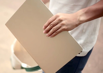 Японский дизайнер создал электрический самокат размером с ноутбук
