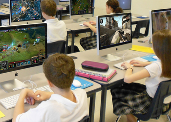 В школьное расписание ввели Dota 2, Counter-Strike и другие игры