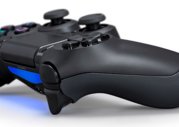Фото контроллера PlayStation 4
