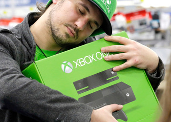 Фото старта продаж Xbox One