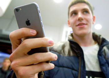 Компания Apple понизила цены на приложения в российском App Store на 3 рубля