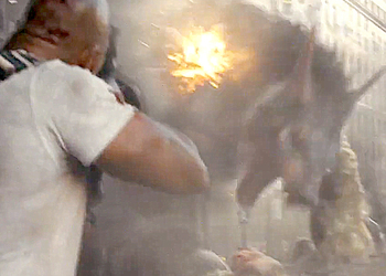 В первом трейлере фильма «Рэмпейдж» Дуэйн Скала Джонсон спасает мир от гигантских мутантов