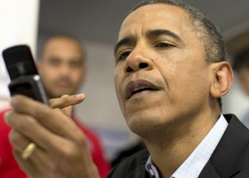 Американку упекли в психушку за то, что Барак Обама читает ее твиттер