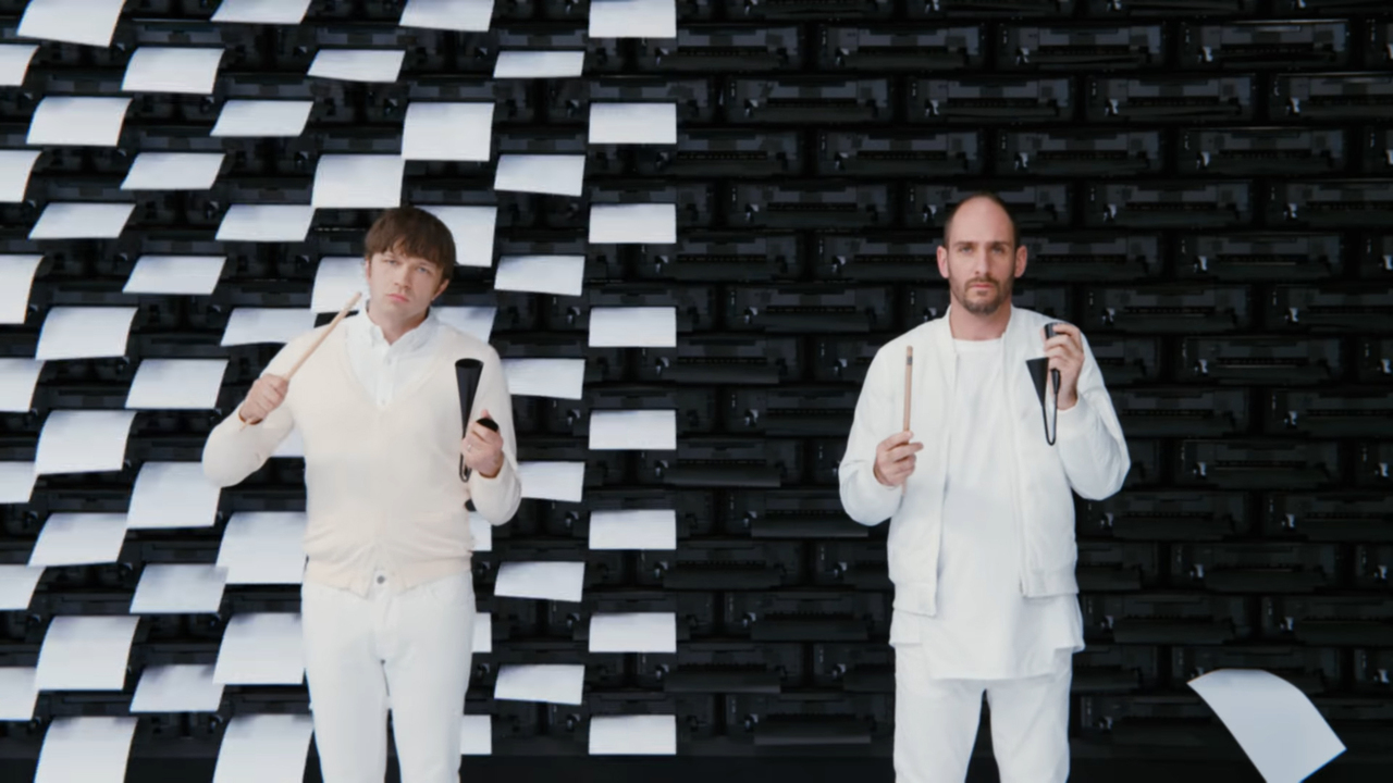 «Obsession» — новый клип группы OK Go, в котором использовали 500 принтеров