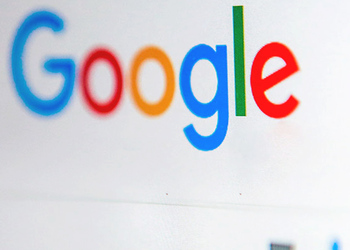 Роскомнадзор заблокировал в России поисковик Google