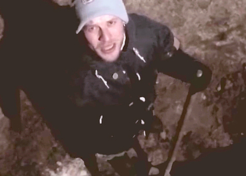 Российский видеоблогер похоронил себя заживо и ведет трансляцию из гроба