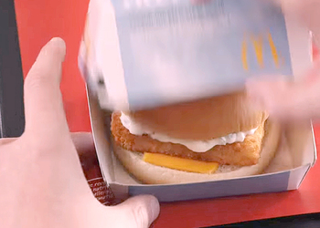 В сети возненавидели рекламный ролик «Макдоналдс» с мертвым отцом