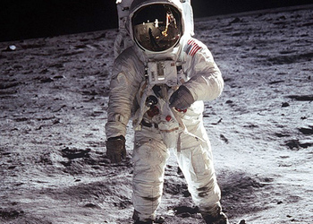 Российские ученые решили проверить подлинность пребывания американцев на Луне