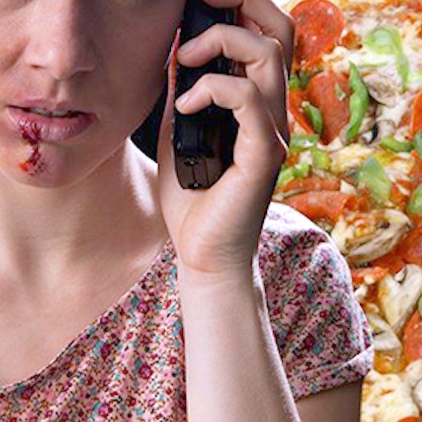 Заказала пиццу чтобы спасти себе жизнь. Девушка заказала пиццу. Девушка звонит в 911 и заказывает пиццу.