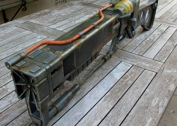 Cтудент-скульптор воссоздал лазерное ружье AER9 из игры Fallout 3 в натуральную величину