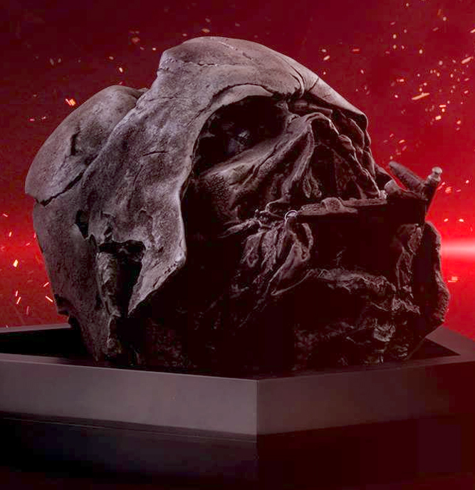 Обгоревший шлем Дарта Вейдера (Darth Vader) из последнего эпизодного фильма...