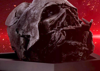 Фанатам решили продать обгоревший шлем Дарта Вейдера из «Звездных войн»