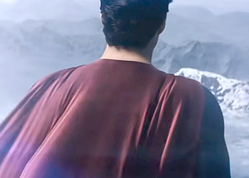 Нового Супермена в костюме в новом фильме показали на новых кадрах