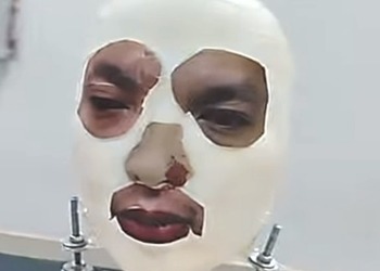 Защиту Face ID на iPhone X взломали при помощи ужасающей маски