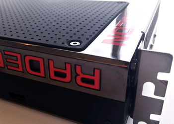 Компания AMD опубликовала первое изображение своей новой видеокарты
