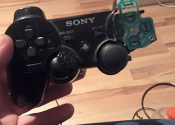 Марио Гётце купил геймеру новый контроллер после того, как его виртуальная версия в FIFA не забила пенальти
