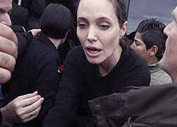 Анджелина Джоли находится при смерти в критическом состоянии