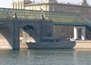 Загадка с кораблем-призраком на Москве-реке взорвала интернет