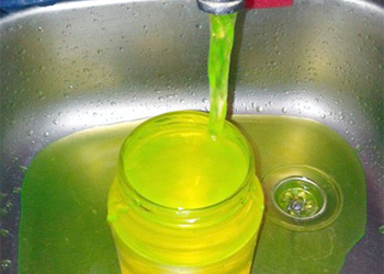 Казанские власти предупредили жителей о зеленой воде из крана