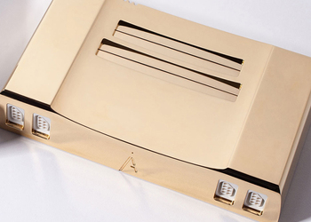 Покрытую золотом 8-битную приставку Nintendo продают за 5 тысяч долларов