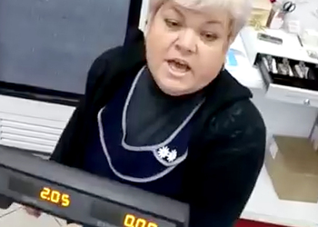 На видео засняли, как продавцы обворовывают россиян в магазинах при помощи расчески